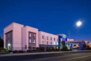 Holiday Inn Express Stockton Southeast by IHG - Stockton - 0