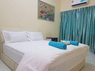 Lovy Johor Bahru Homestay with WiFi, 5min to Petrol and Shopping Mall - 1