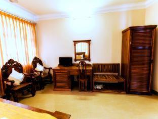 Royal Hotel - Battambang - 8