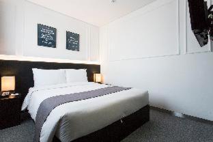 Vella Suite Hotel - 9