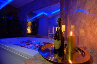 Central Business Apartments Jacuzzi - 3