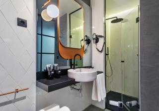 One Shot Tabakalera House - 1