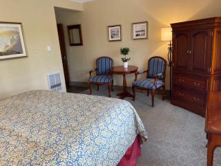 Normandy Inn - 8