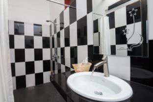 Bou Savy Guesthouse - 4