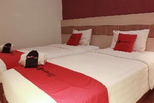 RedDoorz Premium near Bandung Station - Bandung - 8