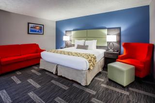 Baymont by Wyndham Traverse City - 3