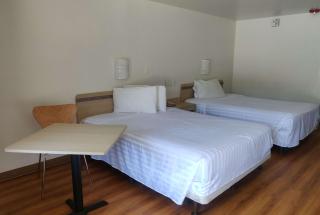 Travelodge by Wyndham Fayetteville - Fayetteville - 8