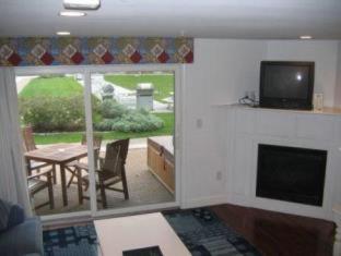 Edgewater Beach Resort - 8