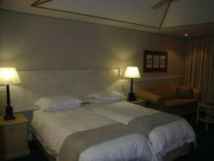 Quarry Lake Inn - East London - 2