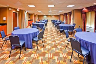 Holiday Inn Express Hotel & Suites Memphis/Germantown by IHG - 2