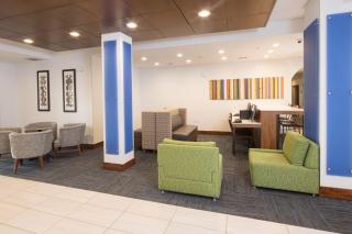 Holiday Inn Express Hotel & Suites Detroit-Utica by IHG - Utica - 5