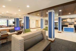 Holiday Inn Express Hotel & Suites Detroit-Utica by IHG - Utica - 9