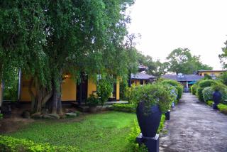 Flower Garden Lake Resort - Tissamaharama - 8