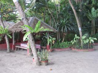 Felipa Beach and Guesthouse - Newly Renovated Airconditioned Guest Rooms - Dumaguete - 0