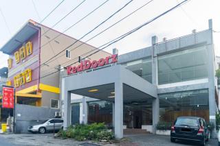RedDoorz near Bahu Mall Manado - Malalayang - 9
