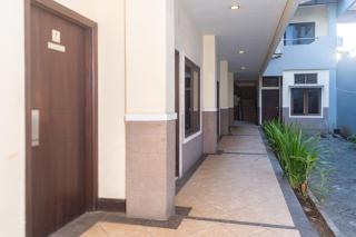 RedDoorz near Bahu Mall Manado - 1