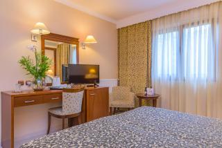 Avalon Airport Hotel Thessaloniki - Thermi - 1