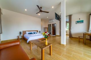 Le Grand Bleu Hotel - Wok Tum - 9