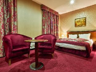 Yantra Grand Hotel - 6