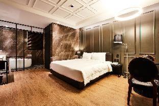 Hotel Wanted - 3