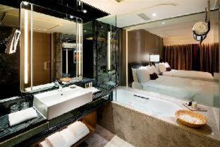 Royal Plaza Hotel - Hong Kong - 2