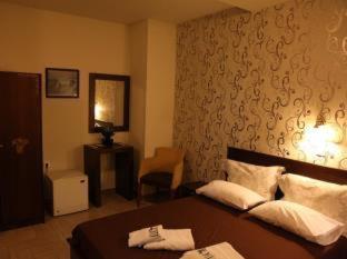 Toti Boutique Rooms - 2