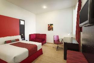 Ramada Encore Doha by Wyndham - Doha - 9
