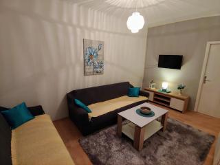 Apartments Tulipan - with free private parking garage - 8