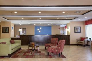 Holiday Inn Express Hartford-Newington by IHG - Newington - 4