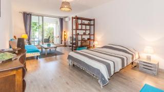 Grand T1 avec terrasse à 5min des plages et 400m de St Gilles Les Bains - Saint-Gilles-les-Bains - 0