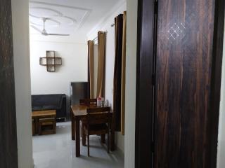 The Raveesh Lado - 1BHK Fully Furnished Apartment - Nuova Delhi - 0