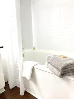 Spacious 2BR&2BA Med Center APT, Free parking&shuttle - Houston - 8