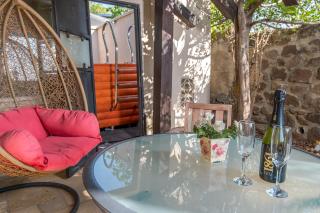 Eden's Boutique - 1
