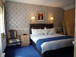Avlon House Bed and Breakfast - 8