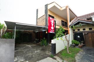 Super OYO 2285 Art Guest House Syariah - 4