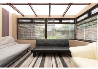 Spacious Bungalow in Romford with parking - Romford - 8