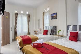 RedDoorz Syariah near Taman Pelangi Monjali - Yogyakarta - 6