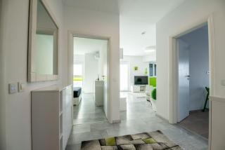 Luxury Westpark 2 Residence with Lake View - 1