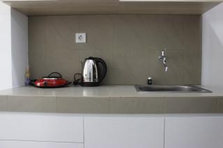 Stylish Studio Room Grand Asia Afrika Apartment By Travelio - 7