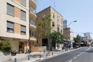 Pinsker 1BR corner Bograshov by HolyGuest - Tel Aviv - 1