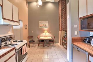 St Simons Island Banana House - 5 Min to Beach! - 3