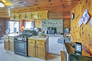 Cozy Lakefront Hale Cabin with Access to Boat Ramp! - Lupton - 1