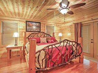 Smoky Mountain Cabin with Hot Tub and Outdoor Kitchen - Sevierville - 1