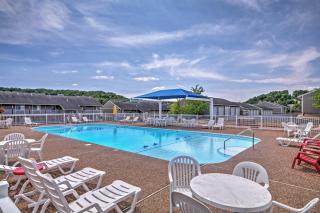 Tranquil Osage Beach Condo w/ Waterfront Decks! - 8