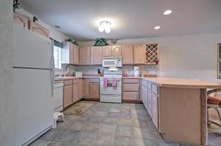 Tranquil Osage Beach Condo with Waterfront Decks! - Osage Beach - 4