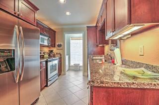 Steps to Beach and Pool! Colorful Galveston Retreat - 5