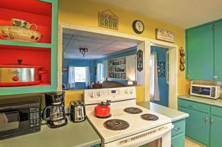 Quiet Durango Farmhouse w/ Beautiful Yard & Gazebo - 2