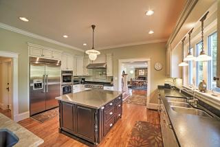 Spacious and Stunning Cleveland Getaway on 1 Acre - Cleveland - 6