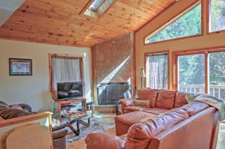 Jewett Cabin with Viewing Deck - 10 Mins to Skiing! - Jewett - 8
