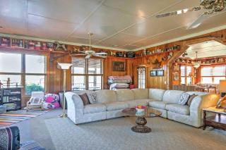 Cottage by the Pond on Gorgeous Expansive Estate - Ridgeway - 6